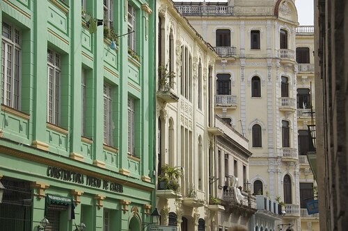 Havana Audio guide: Explore Calle Mercaderes