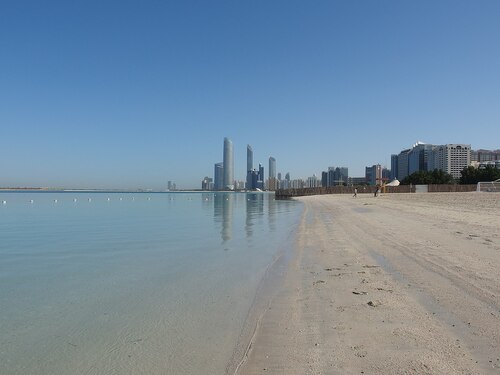 Abu Dhabi Audio guide: Explore Corniche Beach