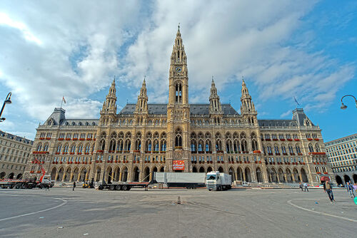 Vienna Audio guide: Explore Rathaus