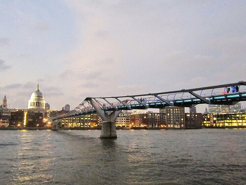 London Audio guide: Explore Millennium Bridge