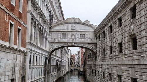 Venice Audio guide: Explore Bridge of Sighs