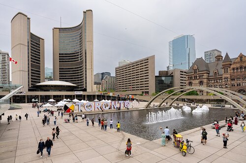 Toronto Audio guide: Explore Nathan Phillips Square