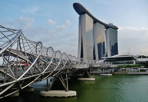 Singapore Audio guide: Explore Helix Bridge