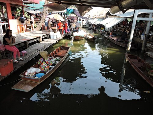 Bangkok Audio guide: Explore Taling Chan Floating Market