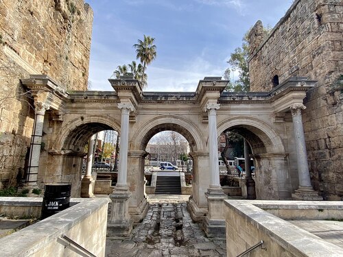 Antalya Audio guide: Explore Hadrian's Gate