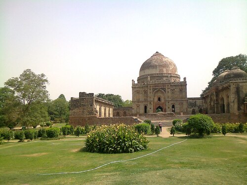 Delhi Audio guide: Explore Lodi Gardens