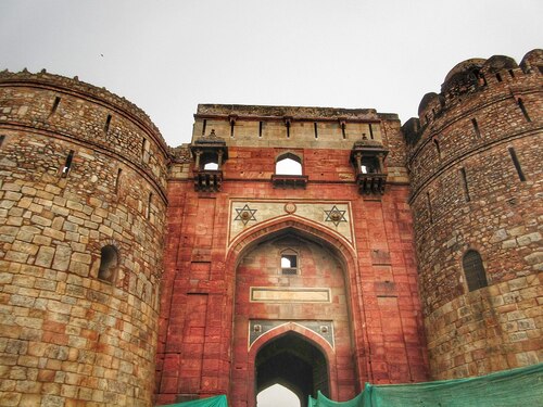 Delhi Audio guide: Explore Purana Qila (Old Fort)