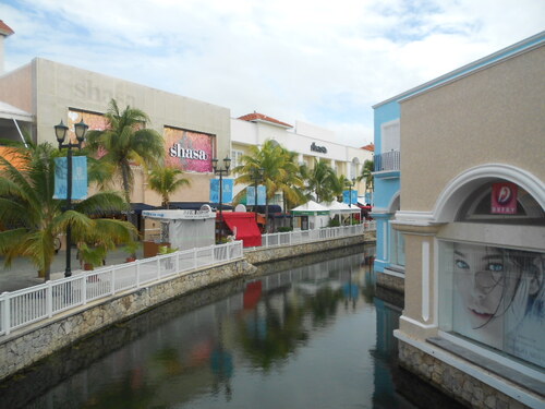 Cancun Audio guide: Explore La Isla Shopping Village