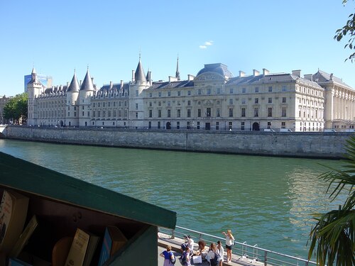 Paris Audio guide: Explore Sainte-Chapelle