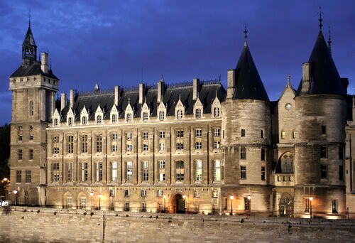 Paris Audio guide: Explore Conciergerie