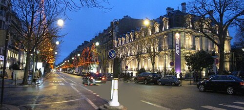 Paris Audio guide: Explore Avenue Montaigne