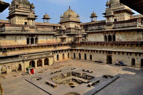 Agra Audio guide: Explore Jahangir Palace