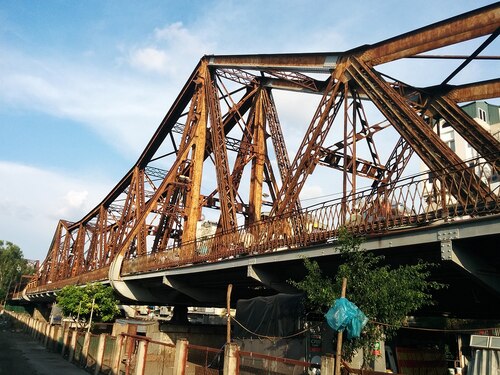 Hanoi Audio guide: Explore Long Bien Bridge