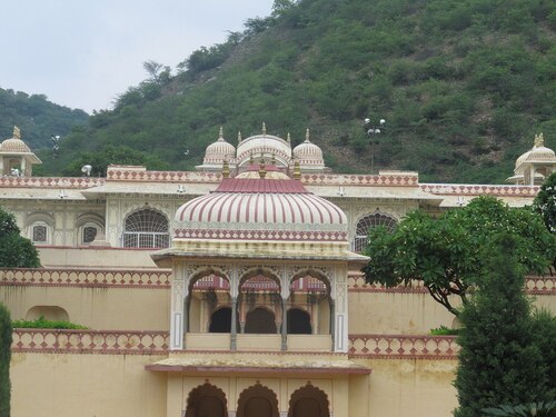 Jaipur Audio guide: Explore Sisodia Rani Garden