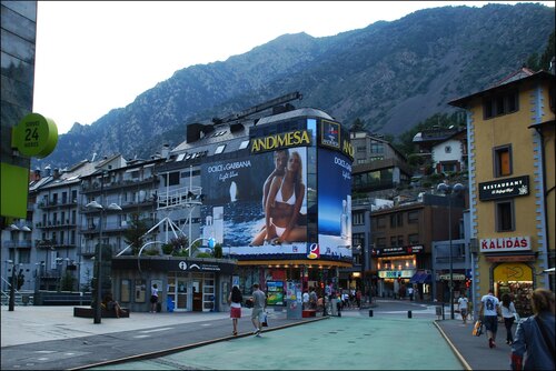 Andorra la Vella Audioguia: Explore a Avenida Meritxell (Avinguda Meritxell)