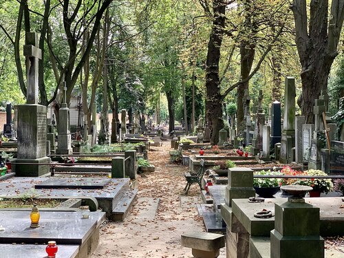 Warsaw Audio guide: Explore Powązki Cemetery