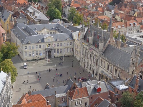 Bruges Audio guide: Explore Burg Square