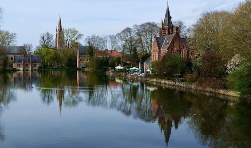 Bruges Audio guide: Explore Minnewater Lake