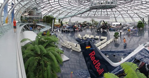 Audioguía de Salzburgo: explora el Red Bull Hangar-7