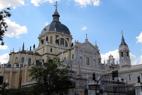 Madrid Audio guide: Explore Catedral de Santa María la Real de la Almudena