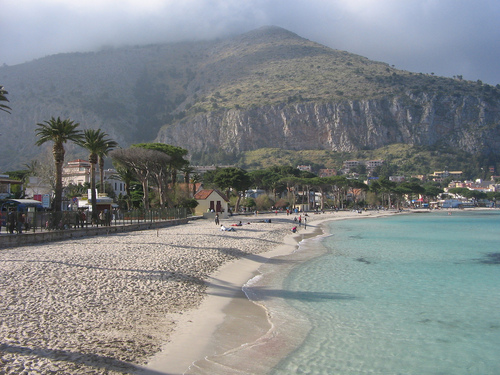 Audioguida Palermo: Esplora la spiaggia di Mondello