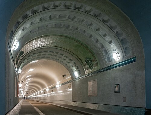 Audioguía de Hamburgo: explora el antiguo túnel del Elba