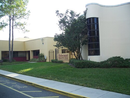 Guia de áudio de Orlando: explore o Centro Educacional e de Recursos do Memorial do Holocausto da Flórida